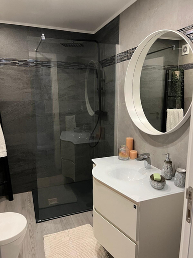 Bathroom 2, Faro Modern by Homing, Faro
