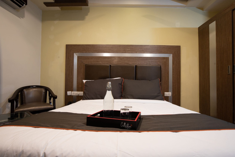 Room 2, Hotel O DG College Chelambra, Malappuram