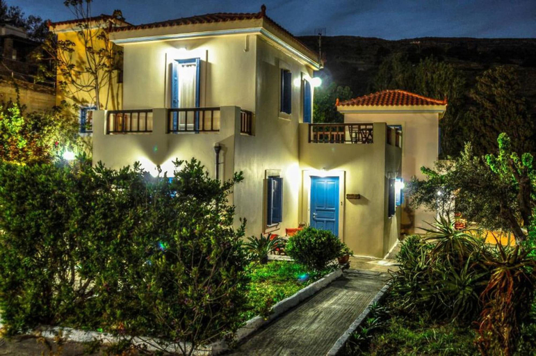 Room 5, Mainades Studio - Evrypyli Serene Escape in Andros, South Aegean