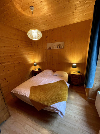 Room 3, Comfortable Ski Stay in Mont-dore, Puy-de-Dôme