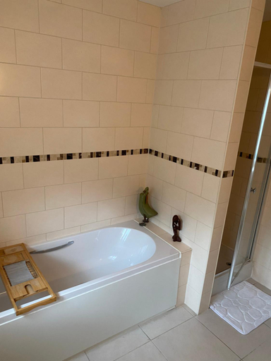 Bathroom 5, Beautiful private room with Kingsize bed and large private en-suite, Peterborough