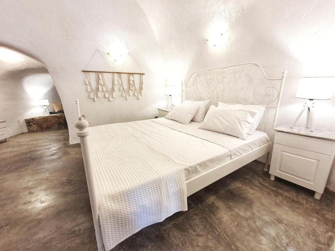 Room 5, Navita Cave Houses, South Aegean