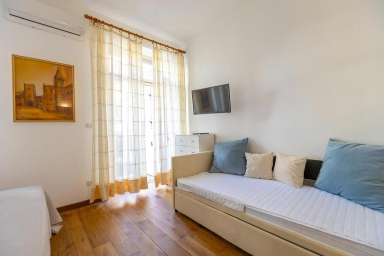 Room 2, Andromaco Inn, Messina