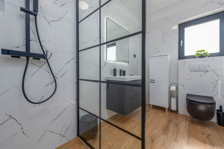 Bathroom 4, Villa Cesarica, Polača