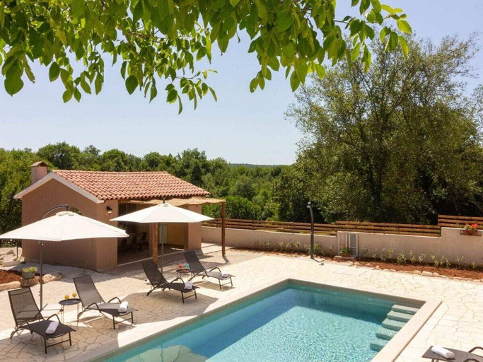 Sport & Beauty 4, Villa Stora Kuca with private pool, Raša
