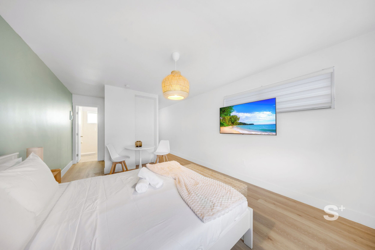 Room 5, Modern Studio close to Aventura - Gym, Miami-Dade
