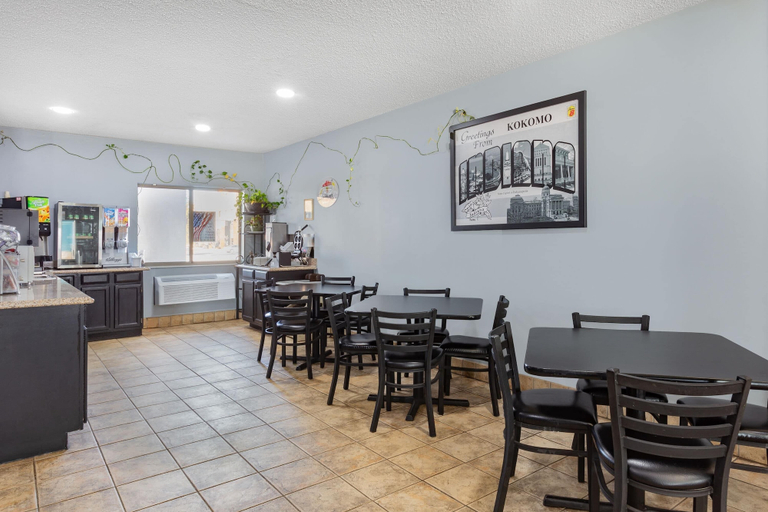 Food & Drinks 5, Super 8 by Wyndham Kokomo, Howard