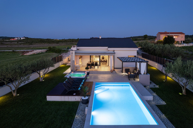 Others 5, Villa Mareta, Ražanac