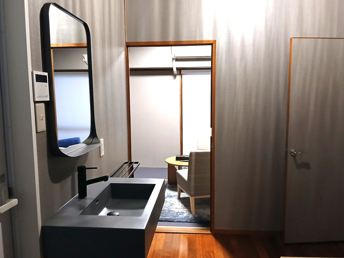 Bathroom 4, Kokusai Towns Inn, Naha