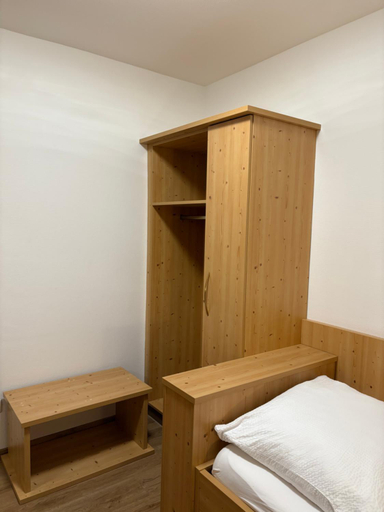 Bedroom 3, Gasthof Wilhelm Tell bei Anna, Fürth