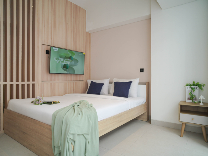 Bedroom 4, Comfortable Beige Touch Studio at Apartment Carstensz Residence By Travelio, Tangerang Selatan