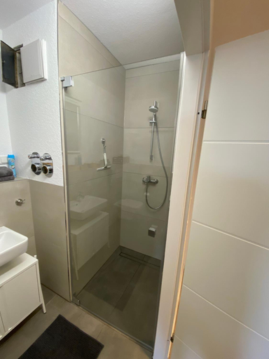 Bathroom 3, Hindenburg Apartments, Mönchengladbach