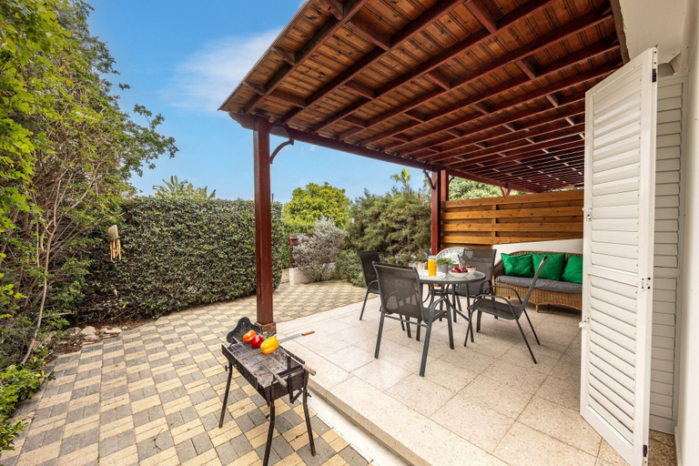 Garden 2, Larnaca Seaside Villa Marina 43, Larnaca