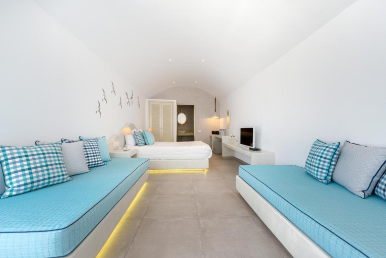 Room 2, family love suites, South Aegean