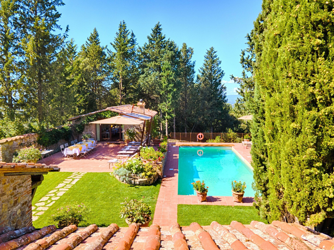 Garden 2, Exclusive Villa & Winery for 4 Persons, Siena