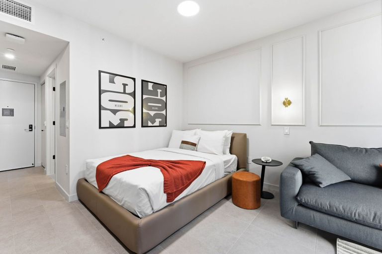 Room 2, Modern Studio in Downtown Miami, Miami-Dade