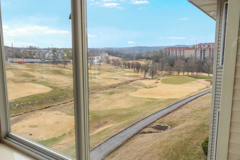 Others 5, Glory Daze - Overlooking the Golf Course!, Taney