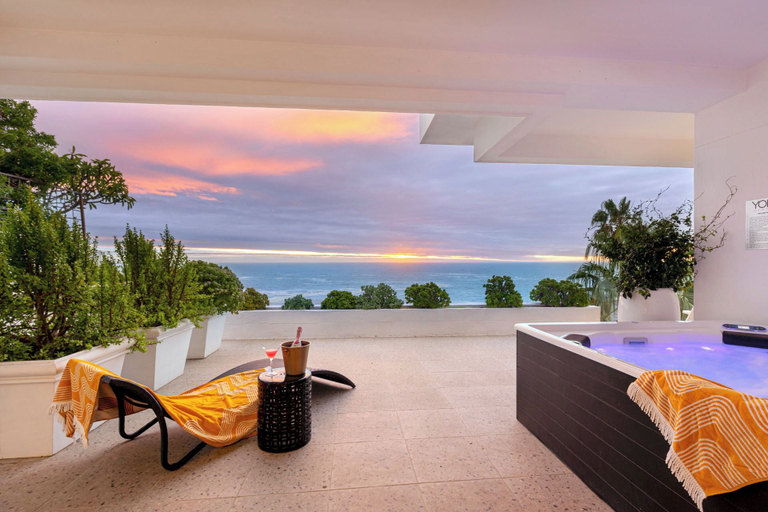 Private spa tub 5, YOLO Spaces - Clifton White House Villa, City of Cape Town