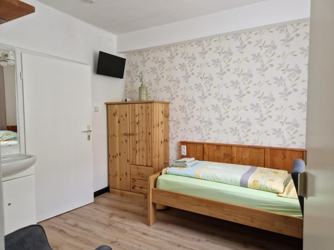 Bedroom 4, Pension Haus Sonneck, Goslar