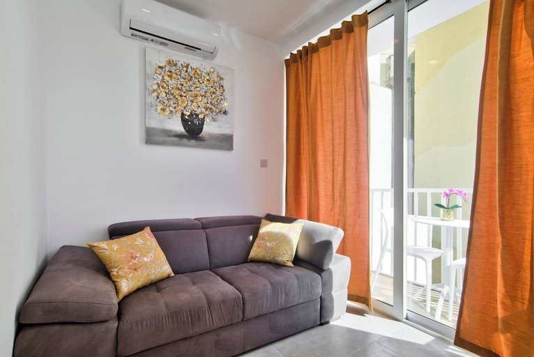 Living room 3, Best Location Sliema Tower Road Apartment