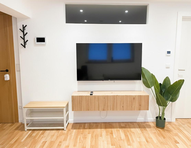 5, 1,5-Zimmer, Top ausgestattet, 4 Pers, Souterrain, Self Check-in, Parkplatz, Netflix & Amazon Prime, Rosenheim