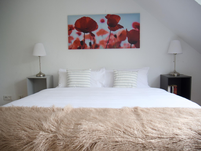 Bedroom 3, Fährhaus Hotel am Rhein by Mayburgh, Düsseldorf