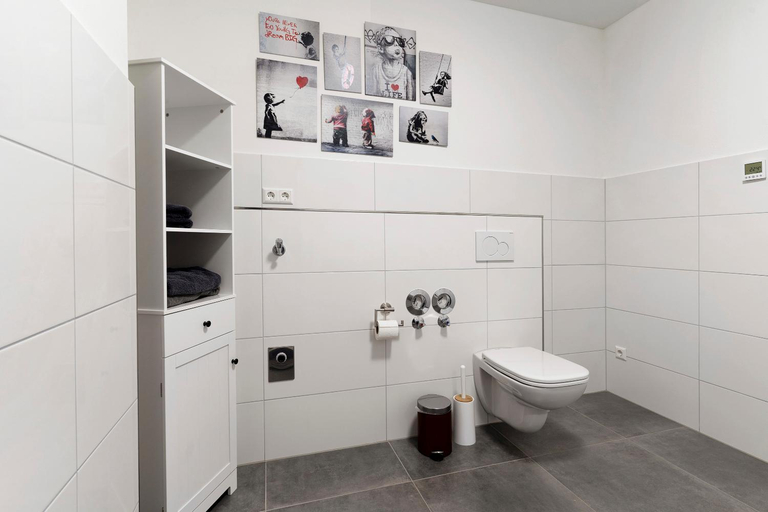 Bathroom, White House Apartments, Ortenaukreis