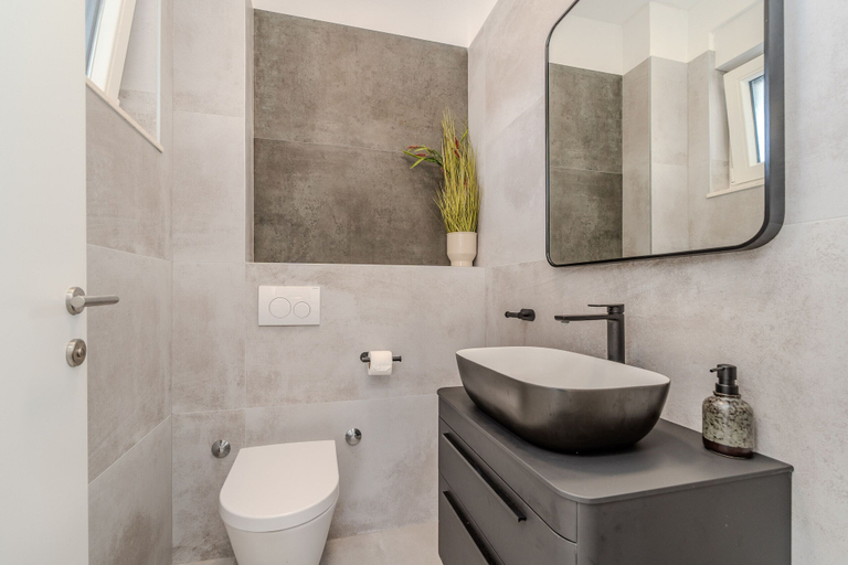 Bathroom 3, Villa Karlo, Privlaka