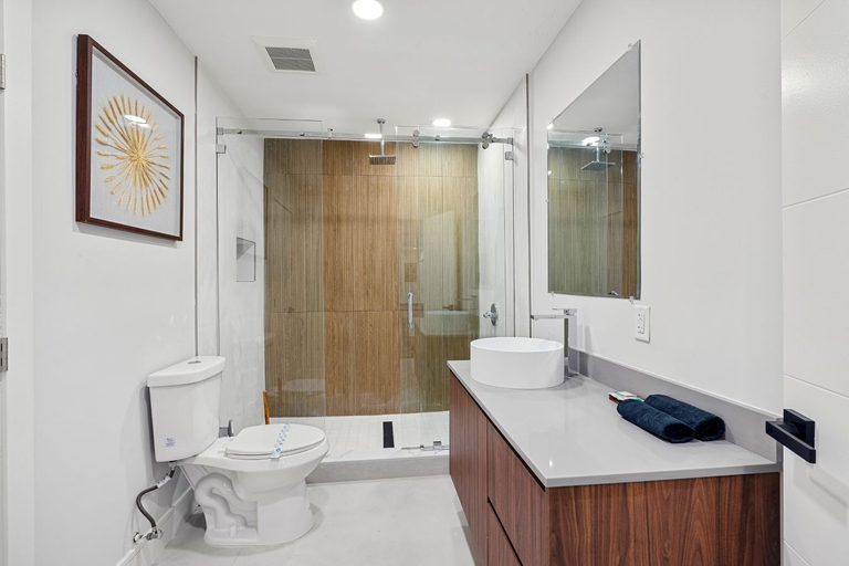 Bathroom 5, One and Only Lazy River Pool Villa, Miami-Dade