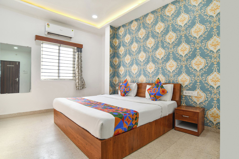 Room 5, Fabhotel Shivay, Indore