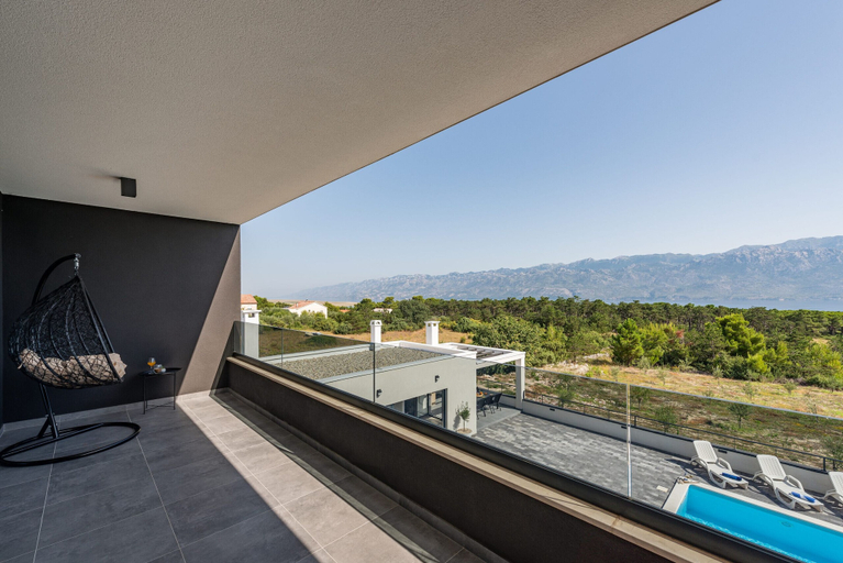 Property grounds 3, Villa Ruby Rose, Ražanac