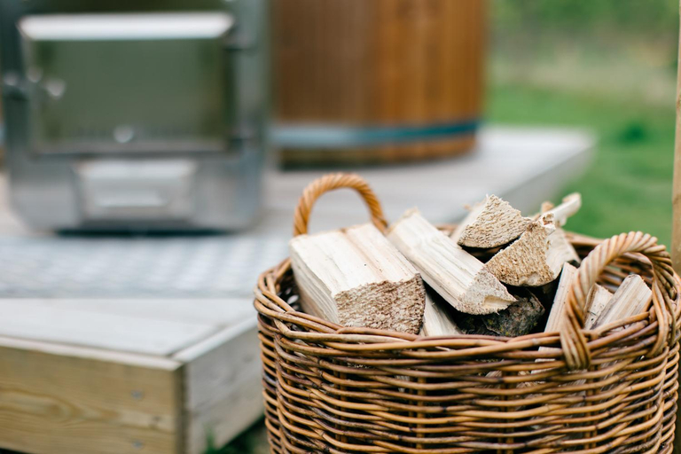 Food & Drinks 2, Shepherd's Huts in Barley Meadow at Spring Hill Farm, Oxfordshire