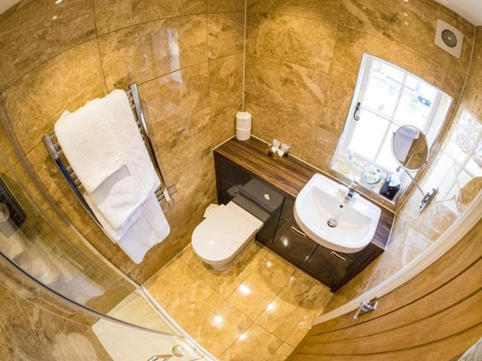 Bathroom 3, Sheene Mill, Cambridgeshire