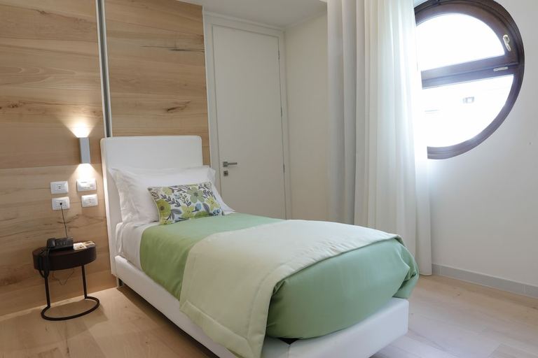 Bedroom 4, L'Araba Fenice Hotel & Resort, Salerno