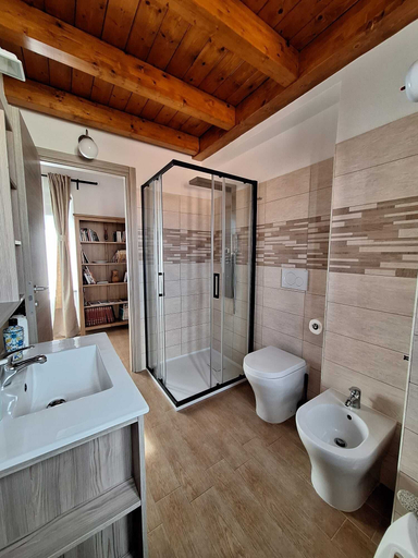Bathroom 5, Perdanoa, Oristano