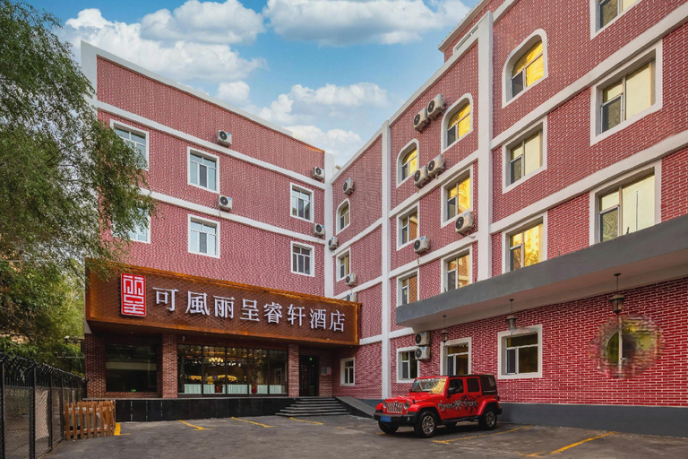 Exterior & Views