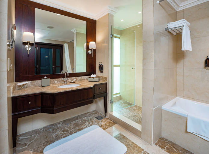 Bathroom 5, Millennium Hotel Doha, Doha