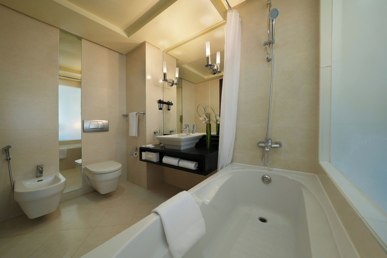 Bathroom 5, Kingsgate Hotel Abu Dhabi by Millennium, Abu Dhabi City