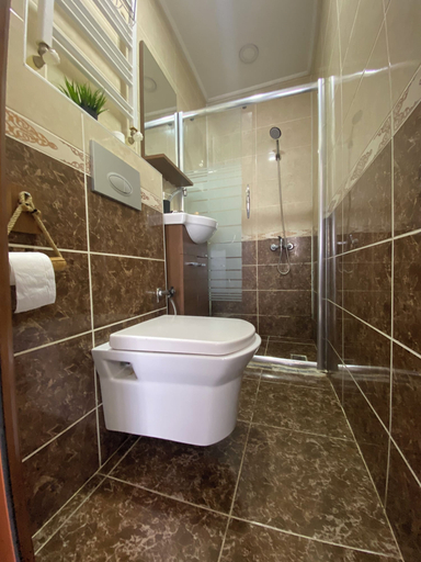 Bathroom 2, Omar Suite 360, Beyoğlu