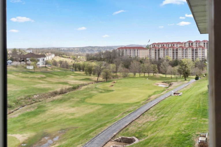 Others 1, Glory Daze - Overlooking the Golf Course!, Taney