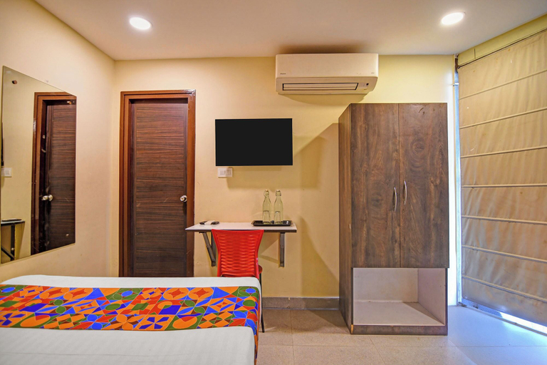 Room 5, Fabhotel The Crown Aura, North 24 Parganas