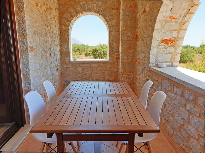 Others 5, Anaroussa Diros Maisonette, Peloponnese