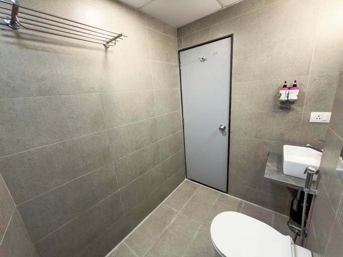 Bathroom 5, Hotel City Avenue, Mumbai City