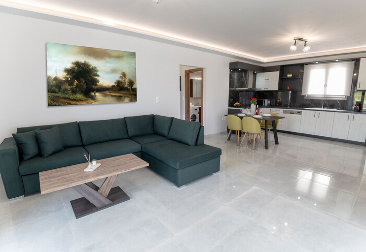 Others 5, Destino Villa, Crete