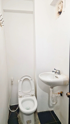 Bathroom 4, Crazy Frog Hostel, Siem Reap