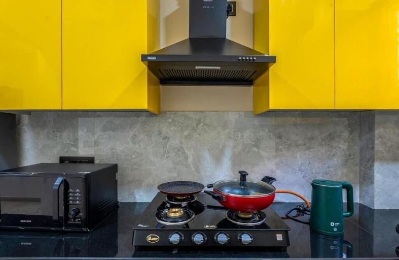 Private kitchen 5, Fortune Home Service Apartment J-267, Delhi