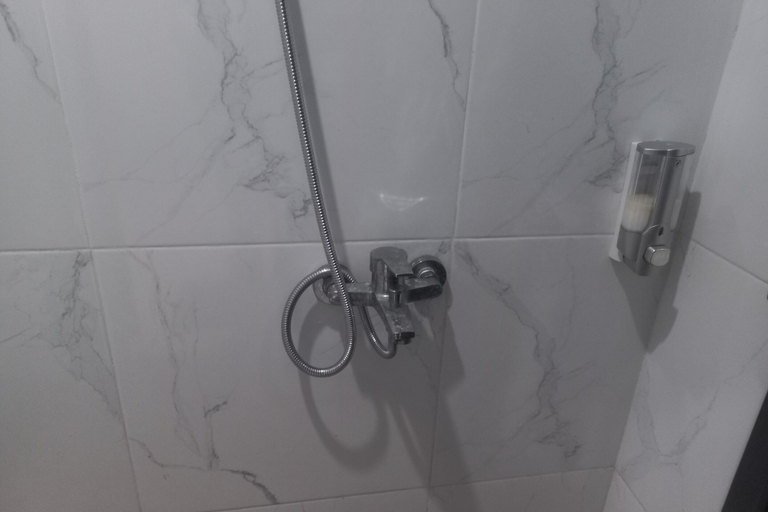 Bathroom 3, OYO 95184 Ms Home Syariah, Tegal
