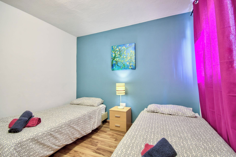 Room 3, Fantastic Seafront Apartment With Sundeck Terrace, St Julian's