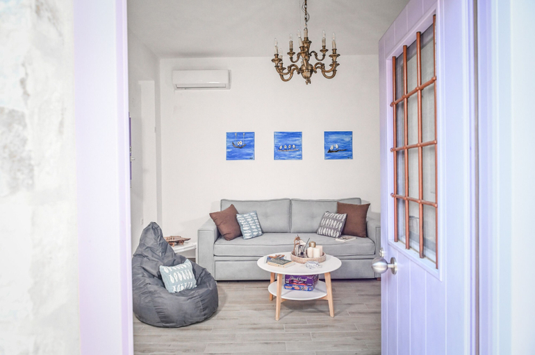 Living room 4, Kivotos Mani, Peloponnese