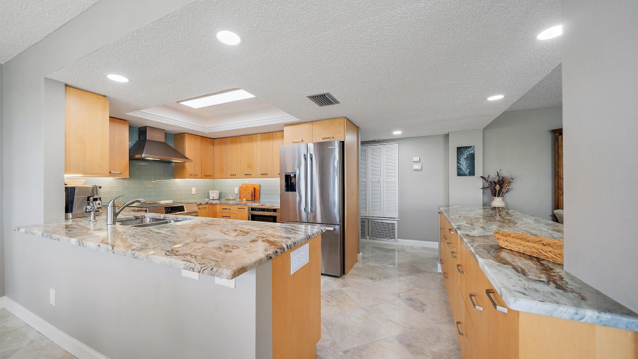 Private kitchen 3, Siesta Pearl 2 Bedroom Condo, Sarasota